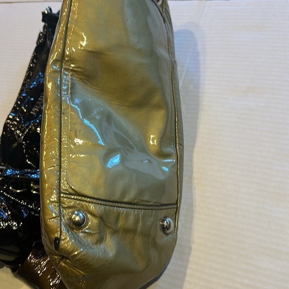 Prada authentic patent black and gold hobo bag with straps and inside pockets - Picture 16 of 16